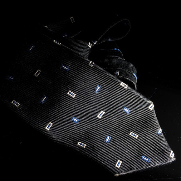 Brooks Brothers Makers 100% Silk Tie Black Blue Foulard Men's Designer Necktie - Picture 6 of 6